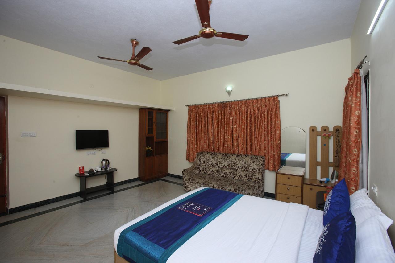 Oyo 935 Hotel Palkhee Bombay Esterno foto